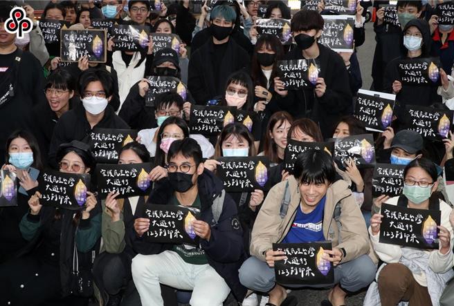 「反对增加新移工国」去年办理游行的诉求之一为「增订移工管理专法，优先解决在台移工权益及犯罪问题」。（报系资料照）