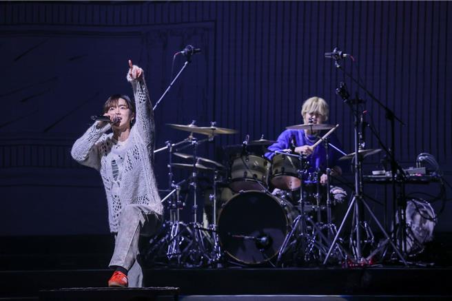 金京俊帅气脸蛋酷似李洪基与张根硕。（罗永铭摄）