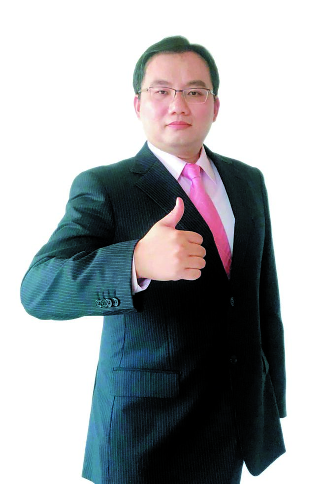 鼎燁投顧分析師黃勇文