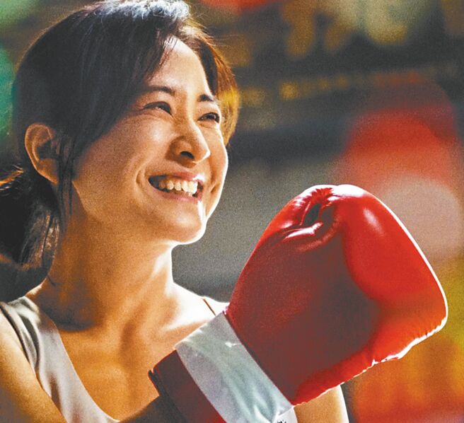 賈玲自導自演《熱辣滾燙》勇奪春節檔票房冠軍。（摘自豆瓣）