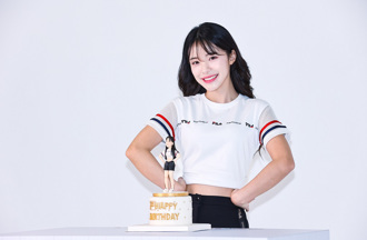 李多慧跳越南神曲「甜美笑容狂扭」散发魅力网晕烂