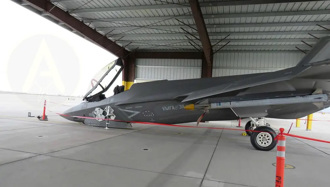 跪了！美國海軍F-35C在降落後鼻輪塌陷 原因待查