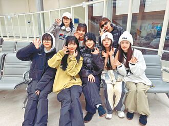 幻蓝小熊赴韩受训紧张如当兵