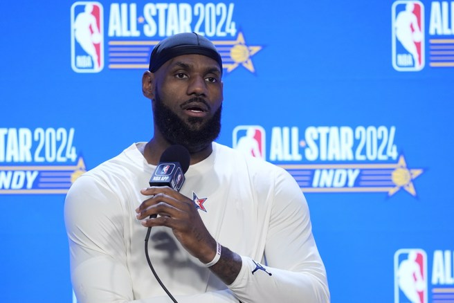 詹姆斯表态自己举办退役巡演机率约在5成。(美联社)