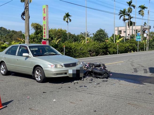 18日上午10时40分，嘉义县番路乡台3线283公里路段发生红牌大型重机与自小客撞击事故。（中埔分局提供／吕妍庭嘉义传真）