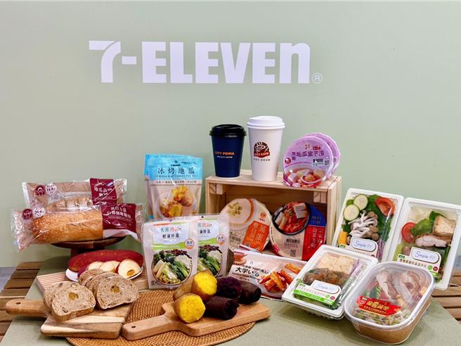 7-11透过温沙拉、高纤麵包满足低卡饮食需求，推荐商品包括藜麦毛豆烤鸡轻蔬餐盒以及添加高蛋白粉的麵包「蛋白力量-白酱熏鸡」等。（7-11提供／朱世凯台北传真）