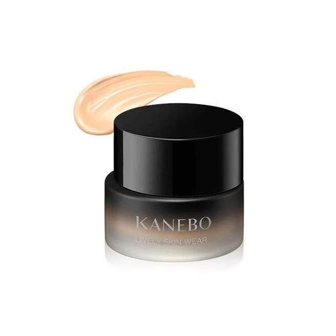 Global Mall新北中和店推佳丽宝「无瑕妍采活力肌粉霜30g」，原价3700元、优惠价3330元。（Global Mall提供／朱世凯台北传真）