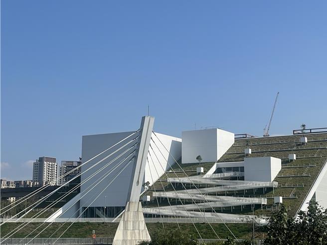 桃市兒美館預計今年4月3日開館試營運，收費標準也出爐，雖然門票比北高縣市貴，但優惠族群範圍較廣。(呂筱蟬攝)