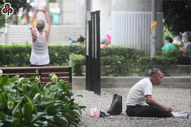 高龄长者租屋困难，台北市议员詹为元实际联络租屋业者、房东，只要提出居住者为「高龄独居长者」，均遭婉拒。（本报资料照片）