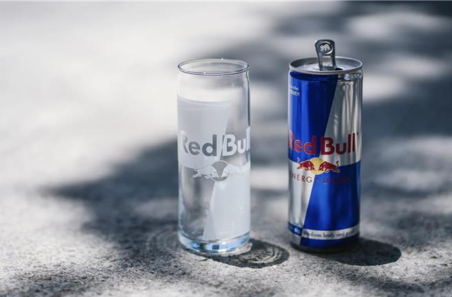 Red Bull宣布將在4月1日起漲價，兩項產品調漲新台幣6元。（Red Bull提供／朱世凱台北傳真）