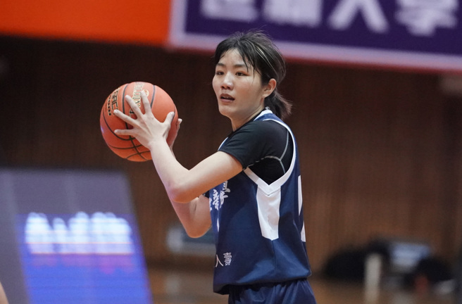 世新杨淑琄18分、5抄截。（大专体总提供）