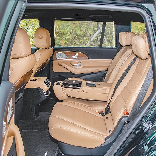 试驾车选配进阶后座舒适套件。（陈大任摄）