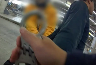 落跑剛滿周年！男子棄車逃逸 遇熱血警狂追栽了