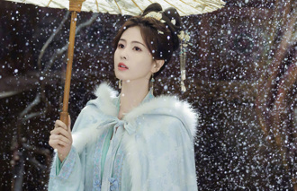 白鹿本人跟電視裡有差！女替身揭她私下真實為人