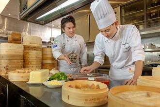 樂天餐飲新莊宏匯廣場雙店開幕    披薩口味小籠包只送不賣