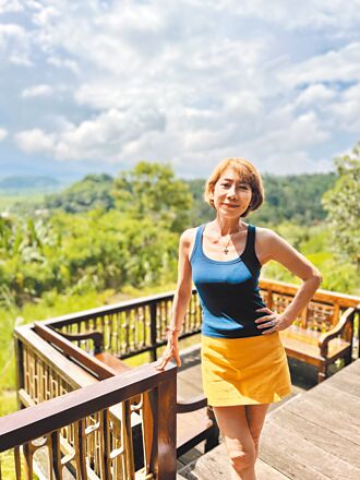 郎祖筠越洋唱戲 4神「笑筊」要安可