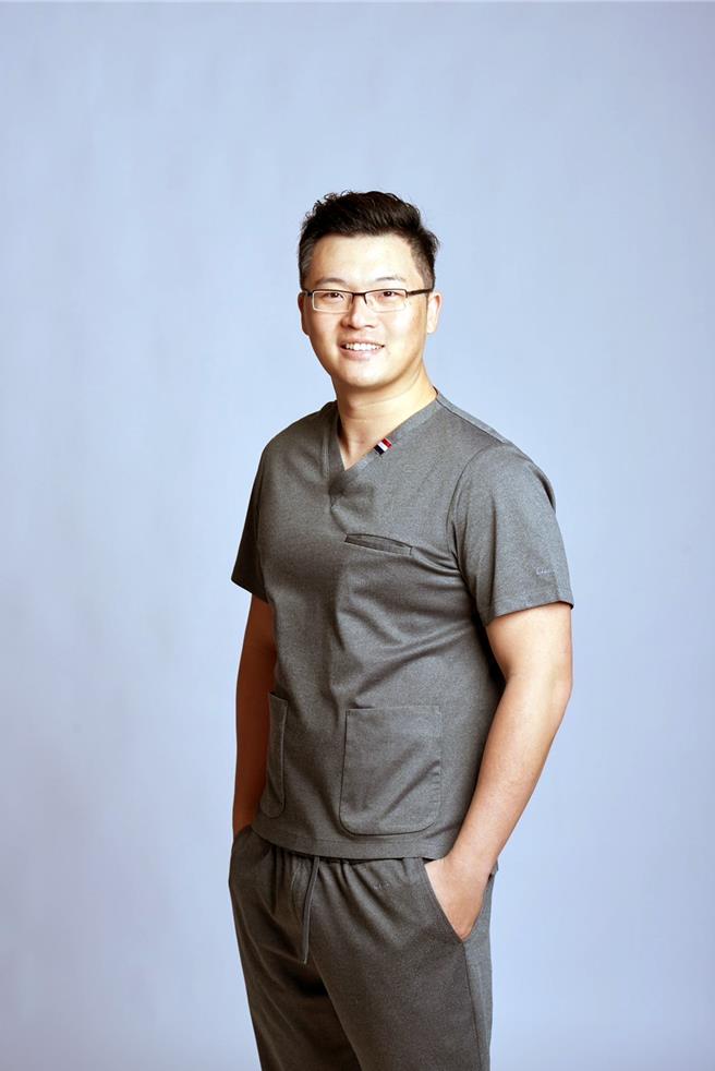 人工植牙选择多，牙医师赵健智建议，寻求专业评估最重要。（赵健智提供／洪荣志台南传真）