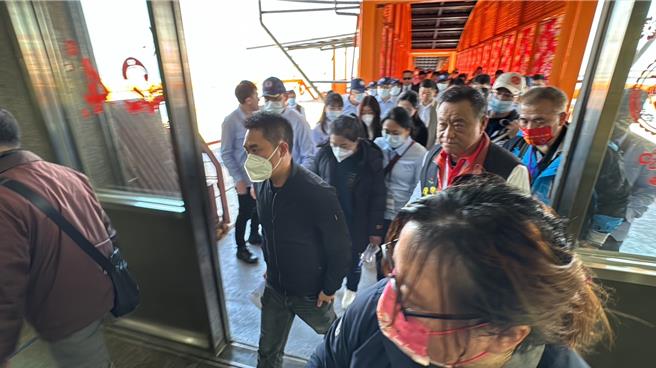陸籍船員家屬今（20）日在海基會、泉州台辦等單位協助下抵達金門，未對記者多做表示。（于家麒攝）