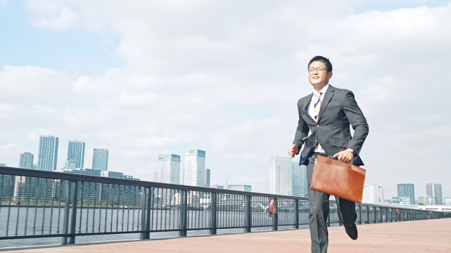 牛、蛇、狗、雞4生肖前半生較為波折，但是在35歲之後時來運轉，會帶來翻身致富的契機。（示意圖：shutterstock／達志）