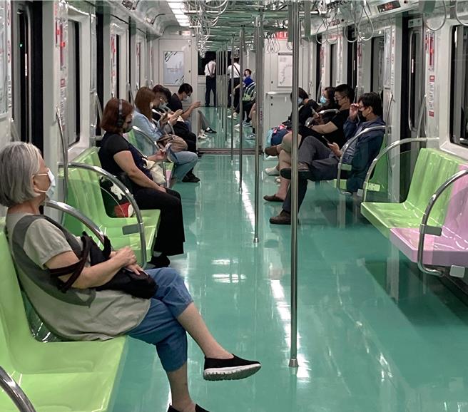 台中捷运今年旅客整体满意度达94.2％，其中车厢、车站及厕所清洁满意度达99％。（中捷公司提供／张亦惠台中传真）