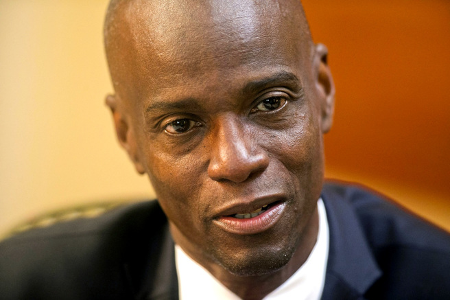 外泄的海地调查报告称，2021年海地总统摩依士（Jovenel Moise，上图）遭暗杀身亡，第一夫人玛婷（Martine Moise）与前总理共谋下手。（资料照／美联社）