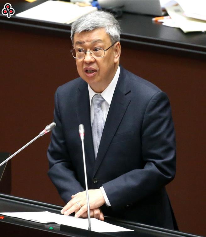 立法院新會期20日開議，在國民黨團要求食安專報未果，在議場杯葛抗議後，行政院長陳建仁（見圖）進行施政報告並備詢。（趙雙傑攝）