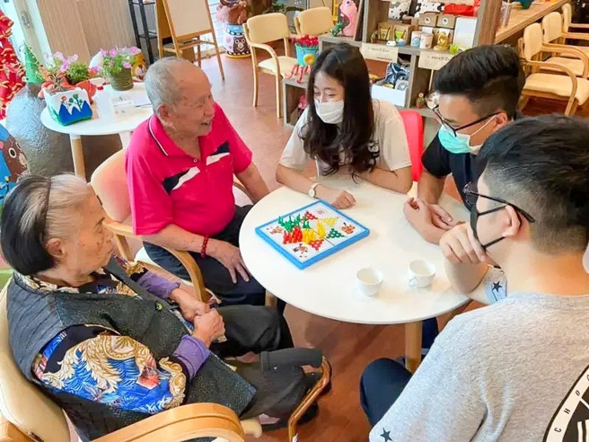 國立暨南國際大學與埔里基督教醫院成立護理系之後，近日又獲准設立高齡長照學程原住民族專班，目前已經熱烈招生中。(照片/國立暨南國際大學提供)