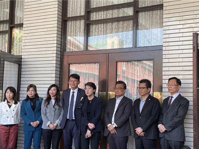 白黨團突發16：30協商通知。（楊亞璇攝）