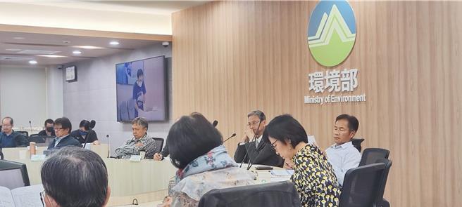 交通部高速公路局因而提出「國道5號銜接蘇花改公路計畫」，但因空汙增量評估的合理性不足，遭環評大會專案小組要求補正再審。（林良齊攝）