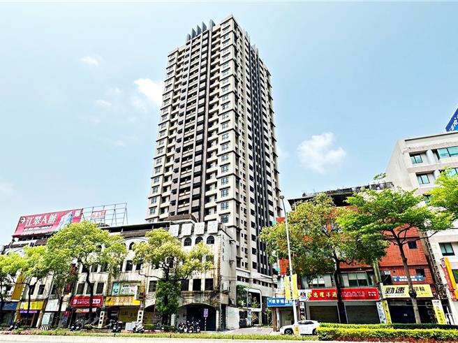 板桥民权社宅位于都会核心地段，去年公告招租时吸引超过千人提出申请。（新北住都中心提供）