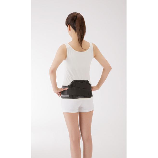 RESET腰部骨盆支撑带，採双向拉紧辅助带固定腰部，同步牢固收紧骨盆、包覆收缩腹部，下背部区域加设片板，强化支撑，特价1850元。（台隆手创馆提供／古明弘台北传真）