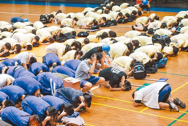 消防署說明，學校培訓對象是以教育單位的教職員(工)為主，並非學生。(中時資料庫)