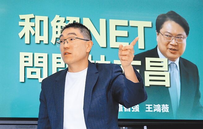 基隆东岸商场产权争议延烧，基隆市长谢国梁（见图）19日和前基隆市长、内政部长林右昌隔空互杠。（黄世麒摄）