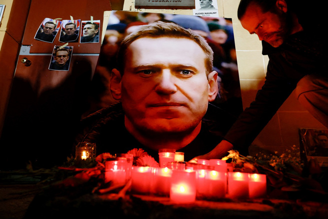 拜登20日表示，将对纳瓦尼之死及俄乌战争届满2周年，再对俄祭出重大制裁。（图／路透社）