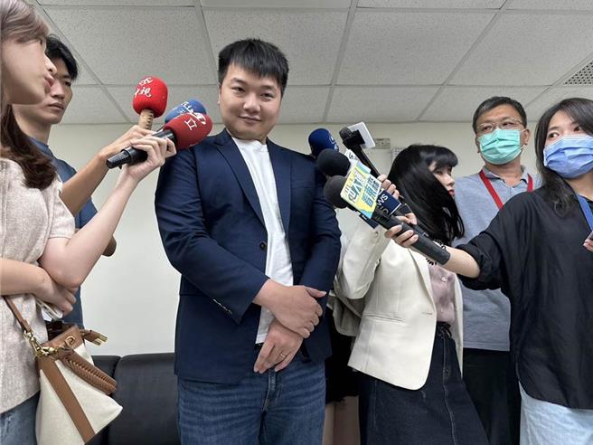 台北市議員楊植斗去年表示，對於辦公室法務主任黃亭翰的指控很訝異，內容全無真實。（本報資料照片，劉彥宜攝）