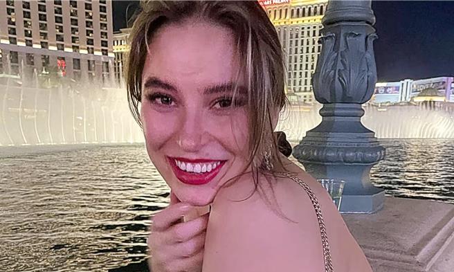 卡瓦娜因在2022年2月24日(俄罗斯入侵乌克兰当天)向乌克兰慈善基金会转账51.8美元遭到逮捕(摘自推特)