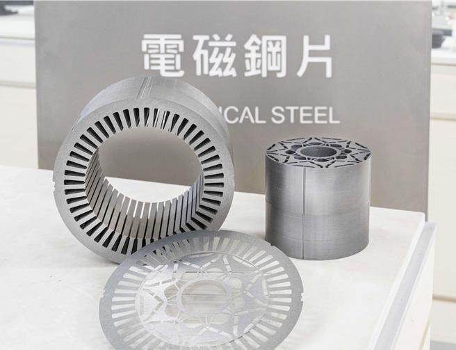 马达铁芯由电磁钢片堆迭而成。（中钢公司提供）