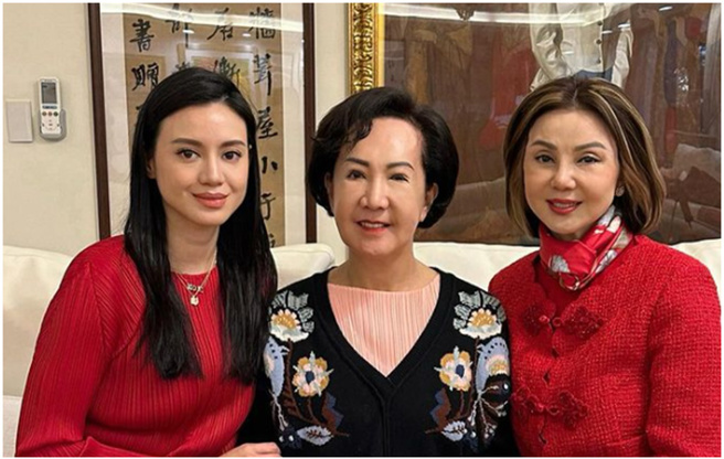 謝玲玲（右起）、連方瑀、謝玲玲女兒林恬兒。（翻攝謝玲玲IG）