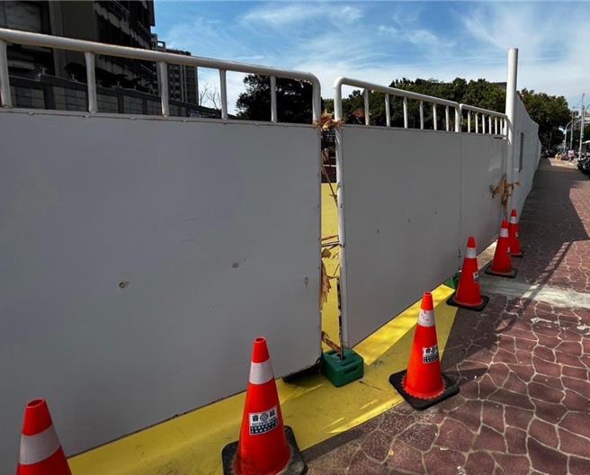 桃园中坜星河公园改善迟未启用惹民怨，中坜区公所回应，厂商正进行缺失改善，预计3月中可开放。(谢美英提供／吕筱蝉桃园传真)