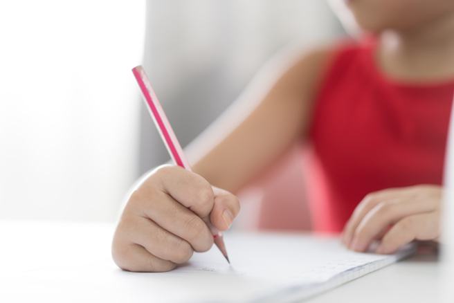 国小兄妹的填鸭式教育，从幼稚园小班就开始。（示意图：shutterstock／达志）