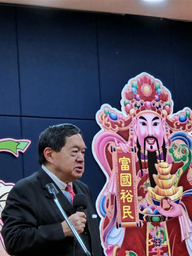 远东集团董事长暨裕民航运董事长徐旭东今日参加航运春节团拜，他看好散装航运未来发展。图／邱莉玲