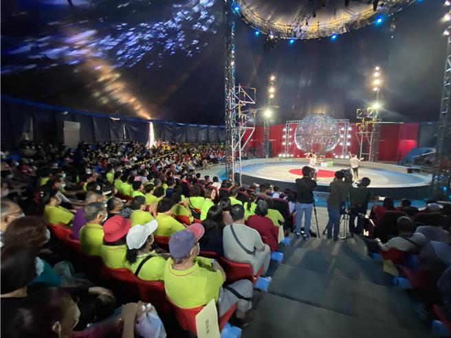 美洲疯马梦想大马戏团来台中，后里马场登场。（台中观旅局）