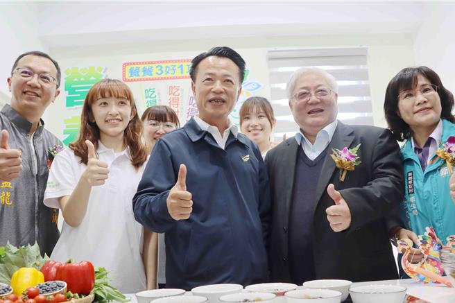 全新新港乡卫生所设有银髮健身俱乐部及营养示范厨房。（吕妍庭摄）