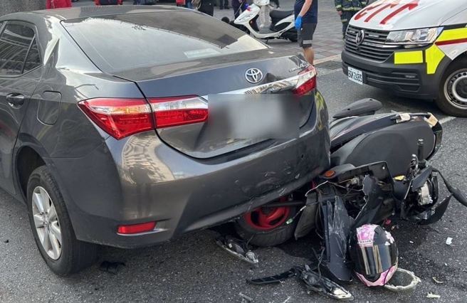 北市男精神不濟自撞橋墩，女騎士遭慘波及撞斷腿。（圖／中時資料照）