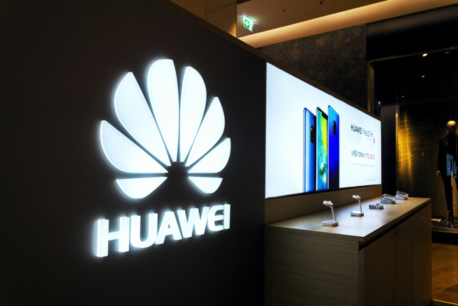 华为公布疲劳驾驶预警新专利，并称有效降低疲劳驾驶所造成的交通事故。（示意图/达志影像/shutterstock）