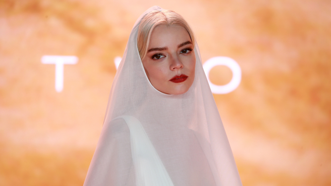 安雅泰勒喬伊身穿絕美禮服出席活動。(圖:shutterstock/達志)