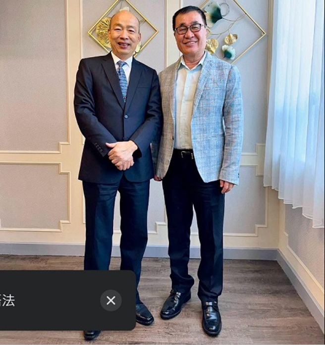 韓國瑜21日在粉專貼出與李四川合照，並表示一起為台灣打拚，永遠的兄弟。(摘自韓國瑜臉書)