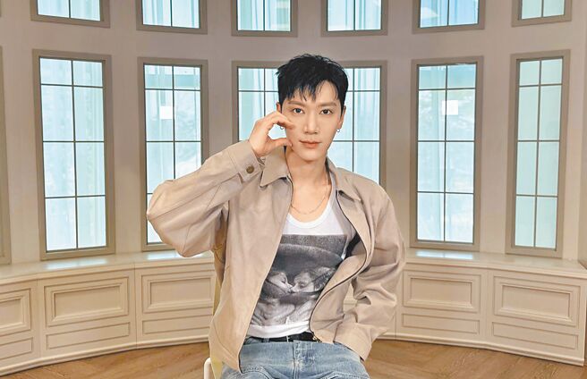 TEN开心分享首张个人专辑《TEN》的筹备过程。（SM Entertainment提供）