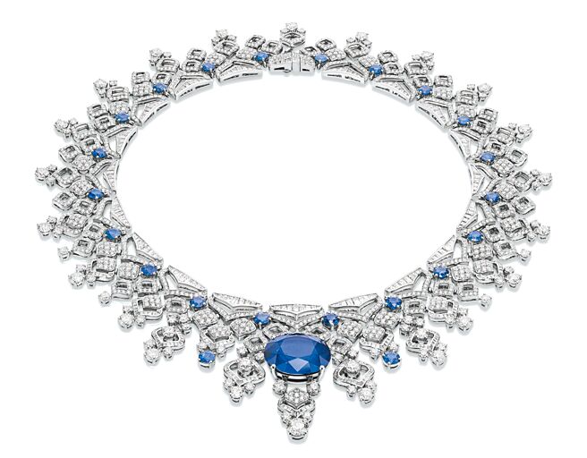 寶格麗Barocko系列Sapphire Lace藍寶石蕾絲項鍊，橢圓形切割藍寶石主石重達28.11克拉。（BVLGARI提供）