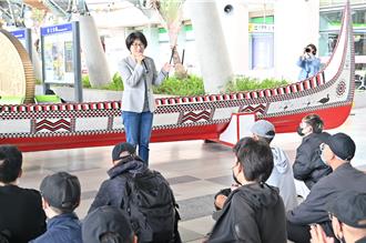 台東首批1年制新兵入伍 縣長饒慶鈴火車站歡送鼓勵